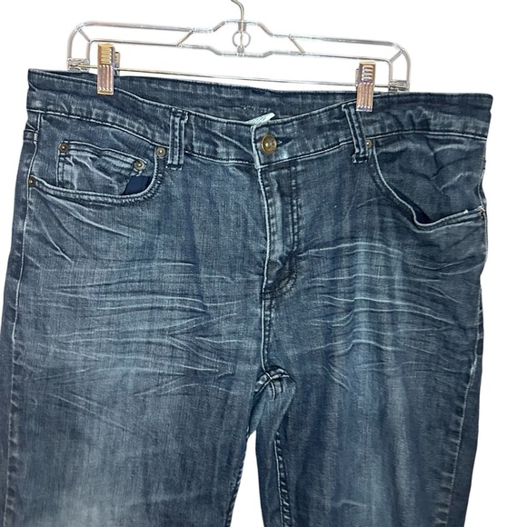 Urban Pipeline Men's Blue Denim Jeans medium wash distressed back size 36x30 - Picture 2 of 9